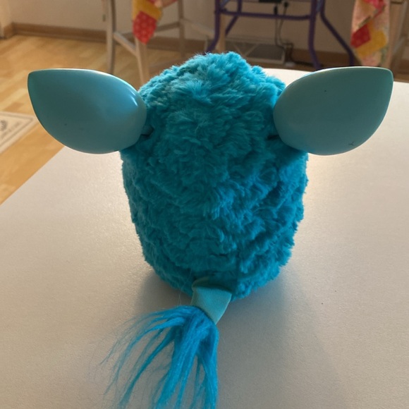 Furby from back in the day turquoise blue color talks - Picture 4 of 5